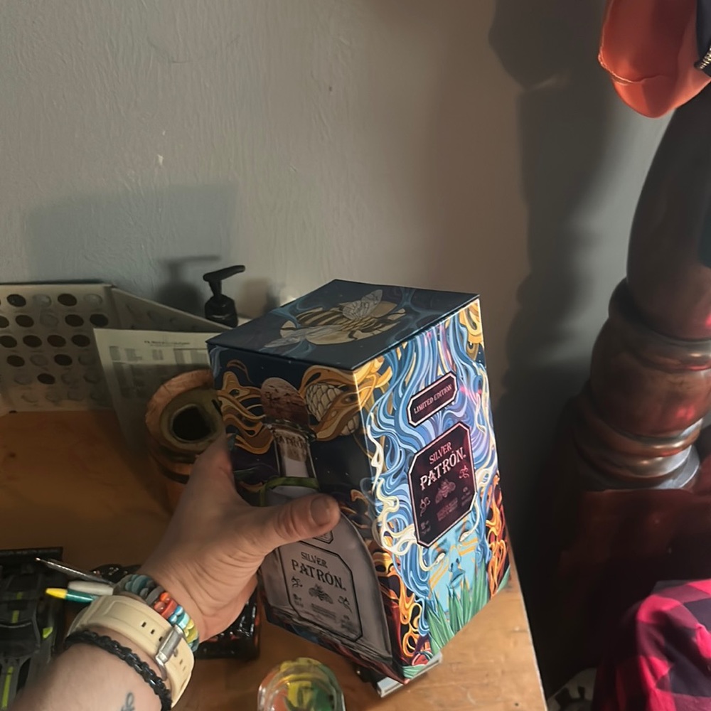 Limited edition patron box made out of metal